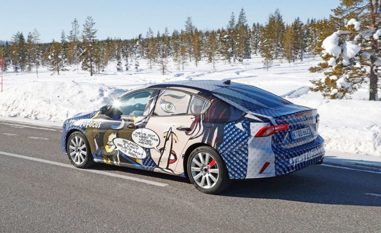 Ford Focus Sedán 2018. ¡En traje de cómic!