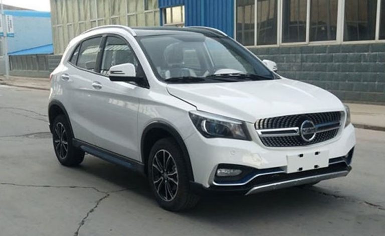 Este K-One es una copia china del Mercedes GLA y eléctrico