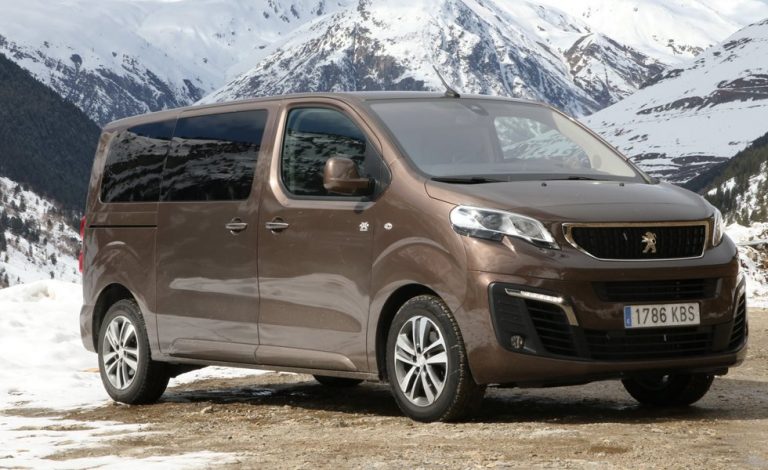 Peugeot Traveller. Se une a la gama de vehículos 4×4 de la marca