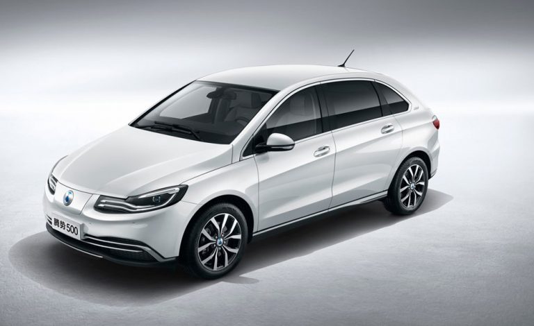 Denza 500. Se comienza a vender en China