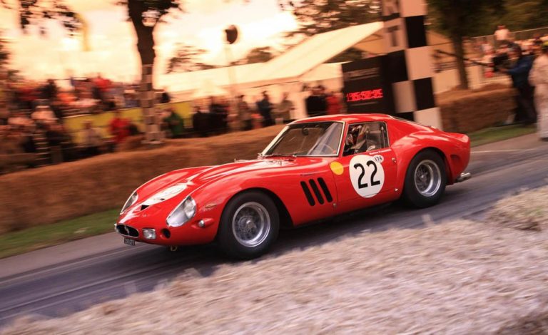 Pirelli fabrica neumáticos para el legendario Ferrari 250 GTO