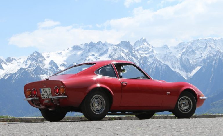 El Opel GT celebra su 50 cumpleaños
