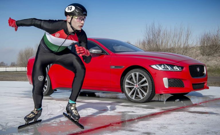 Jaguar XE 300 Sport. Reta al campeón olímpico de patinaje de velocidad
