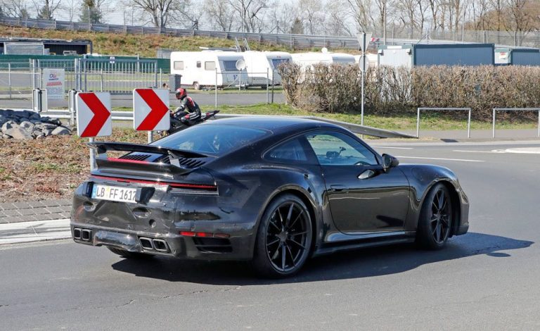 El Porsche 911 Turbo vuela en Nürburgring