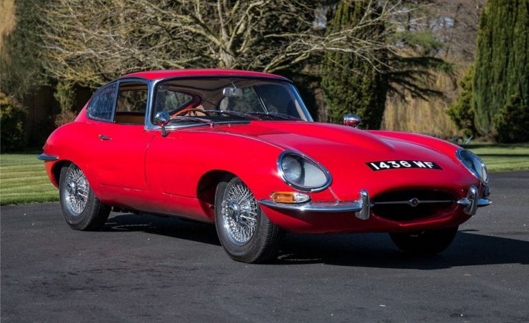 El Jaguar E-Type Coupé número 100 será subastado en mayo