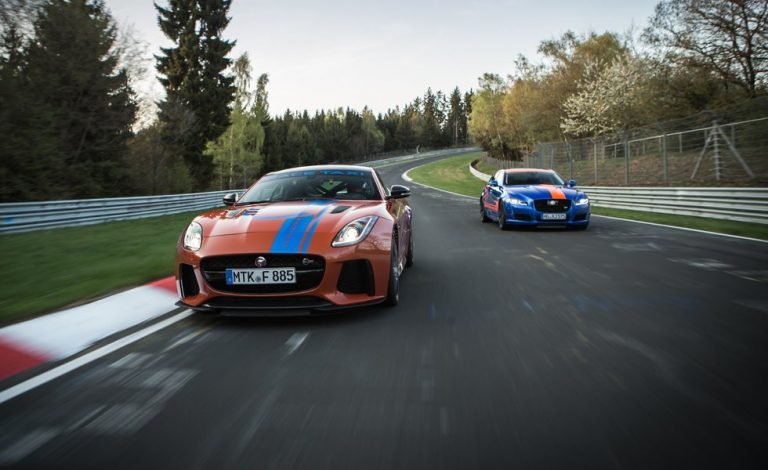 Jaguar. Ofrece una vuelta en Nürburgring en sus Ring Taxi