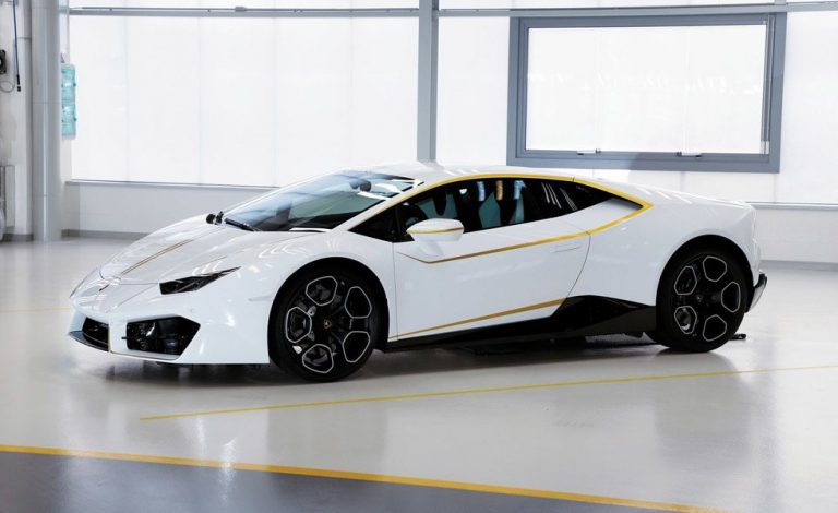 715.000 euros han pagado por el Lamborghini Huracan del Papa Francisco