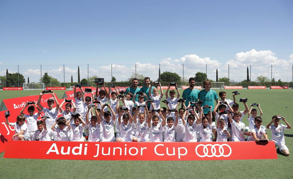Audi Junior Cup. 40 niños juegan junto a sus ídolos del Real Madrid