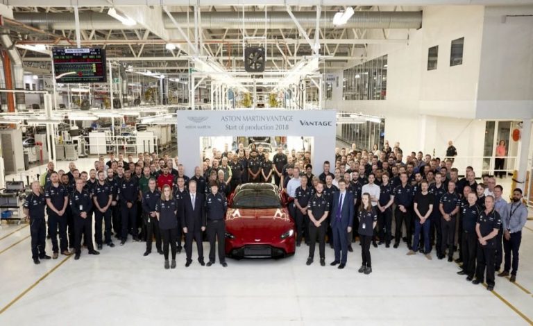 Aston Martin Vantage. Comienza su producción