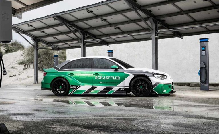 Audi RS3 Schaeffler 4ePerformance. Dotado con un motor de Fórmula E