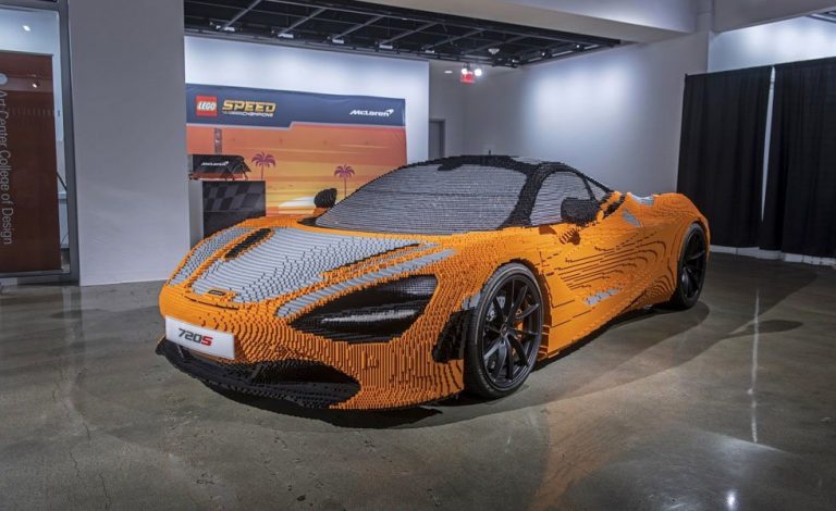 Este McLaren 720S Coupé está fabricado con piezas de LEGO
