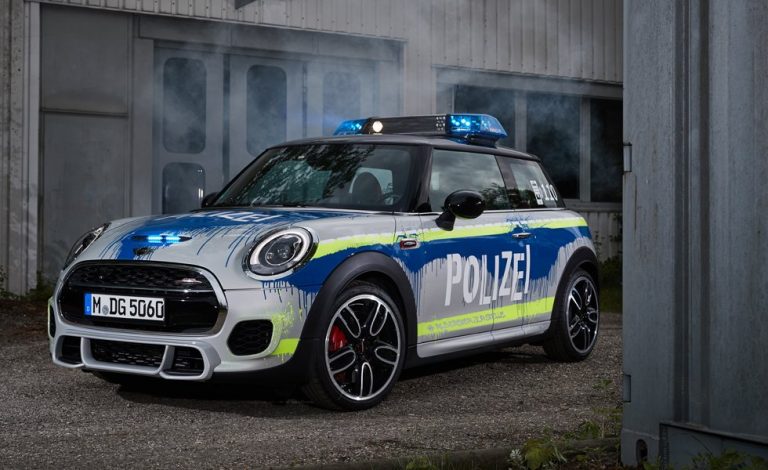 Mini John Cooper Works. Un coche de policía con 231 CV