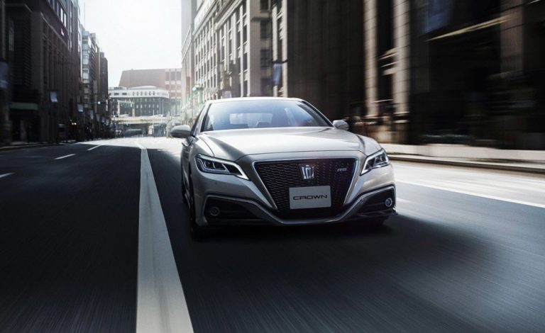 En Japón ya se ha puesto a la venta este Toyota Crown
