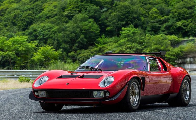 Lamborghini Polo Storico. Restaura este impresionante Miura SVR