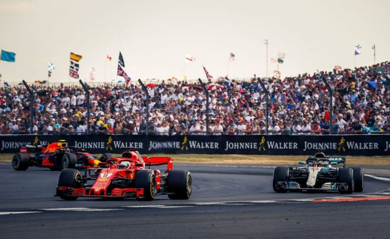 Ferrari saca músculo en casa de Mercedes