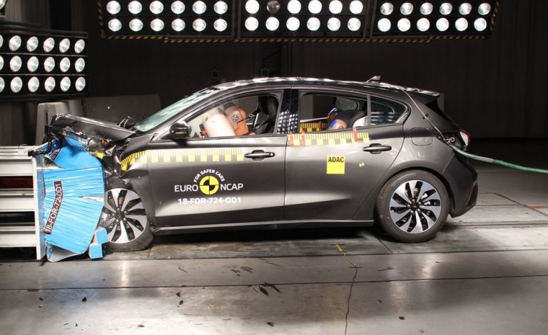 Volvo XC40 y Ford Focus: dos nuevos 5 estrellas