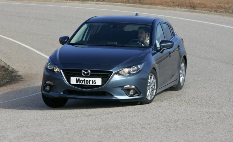 Mazda3 2.0 Skyactiv-G. Nadar a contracorriente