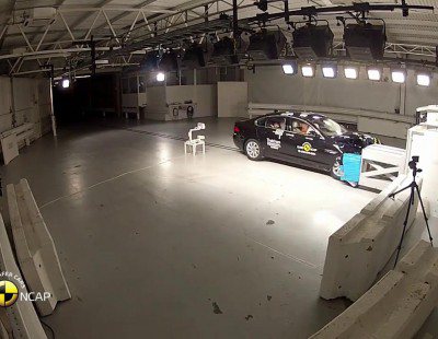 Crash test EuroNCAP Jaguar XF 2015