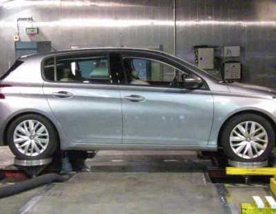 Peugeot 308: Prueba de resistencia de las suspensiones