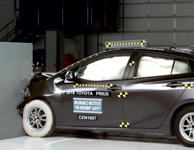 Pruebas de choque del Toyota Prius 2016