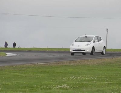 Si, un Nissan Leaf puede hacer drifting