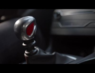 Novak Djokovic y el Peugeot 308 GTI