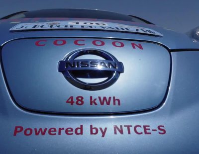 Empleados de Nissan construyen un Leaf de 48 kwh