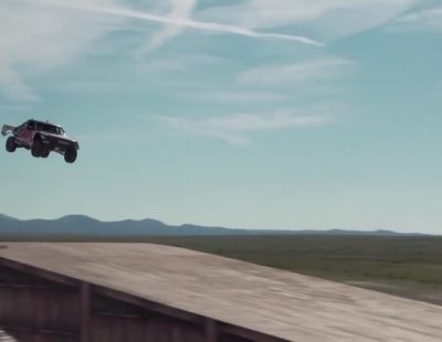 Bryce Menzies bate el récord de salto con una camioneta