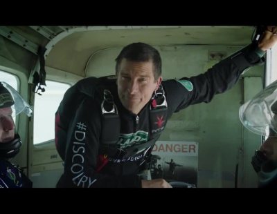 Bear Grylls prueba los asientos inteligentes del nuevo Land Rover Discovery