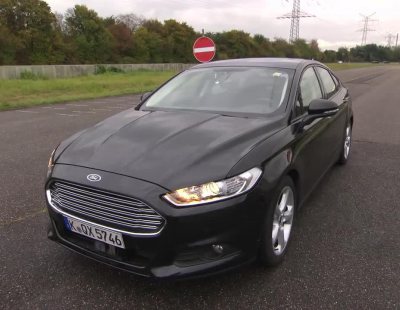 Ford prueba un asistente que te avisará si vas en dirección contraria