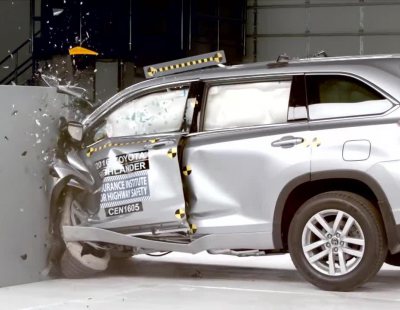 Crash test IIHS Toyota Highlander