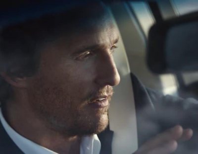 Matthew McConaughey protagoniza el anuncio del Lincoln Continental
