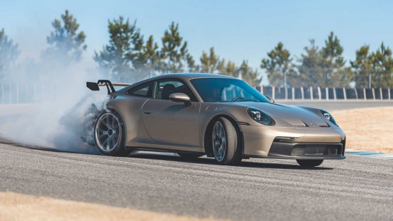 Pintar tu Porsche 911 GT3 en este color Gold Bronze Metallic cuesta una fortuna