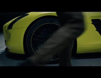 El Mercedes SLS AMG Electric Drive tienta a Lewis Hamilton