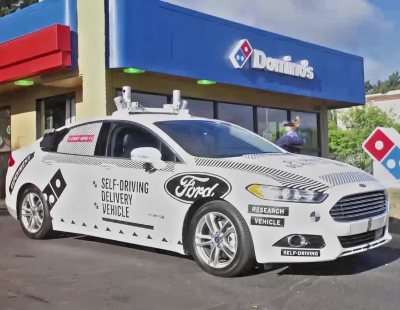 Un Ford Mondeo autónomo se ha convertido en repartidor de pizzas