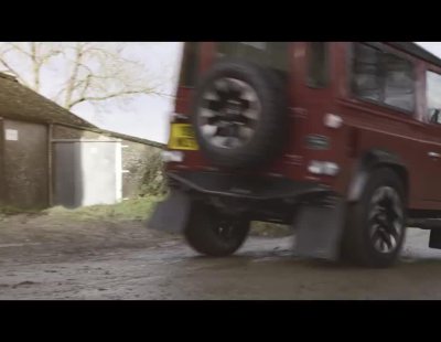 Land Rover celebra su 70 aniversario con el Defender Works V8