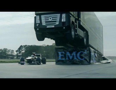 Record de salto con un camión