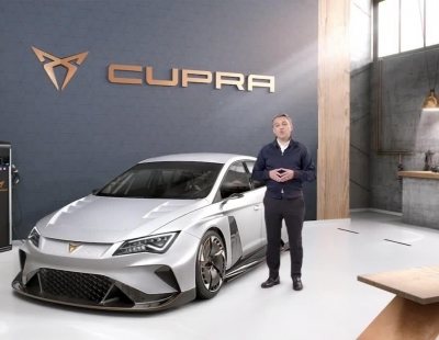 El presidente de Seat Luca de Meo presenta el Cupra e-Racer, un bólido 100% eléctrico