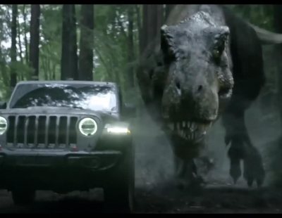 Jeff Goldblum recuerda sus aventuras jurásicas al volante del nuevo Jeep Wrangler