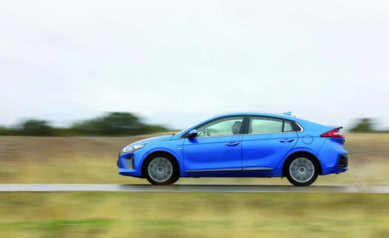 Hyundai Ioniq o Toyota Auris, duelo de híbridos Hyundai Ioniq o Toyota Auris, duelo de híbridos