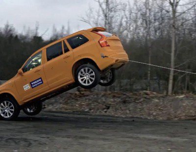 Crash test Volvo XC90 offroad