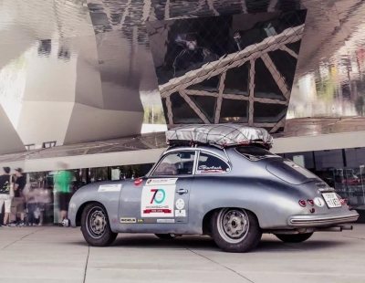 De Japón a Alemania en un Porsche 356 del 53