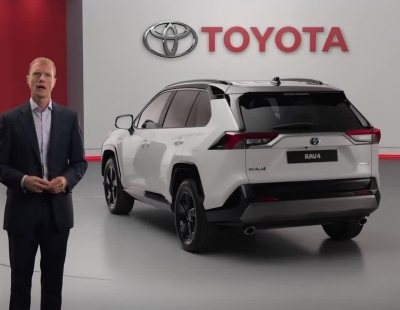 Toyota ha desvelado en Paris su RAV4, un crossover que llega con mecánica híbrida