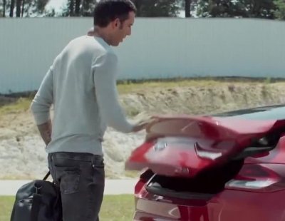 El nuevo Hyundai i30 Fastback recorre un circuito marcha atrás