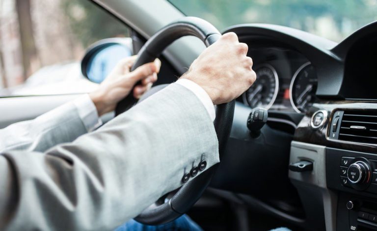 Conducir sin puntos en el carné ¿qué pena acarrea?