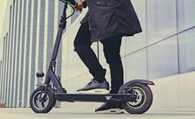¿Qué requisitos debo cumplir para desplazarme con un patinete eléctrico durante el estado de alarma? ¿Qué requisitos debo cumplir para desplazarme con un patinete eléctrico durante el estado de alarma?