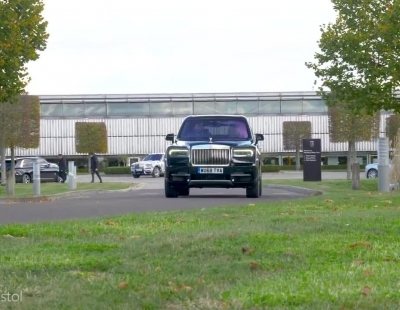 Los primeros Rolls-Royce Cullinan salen de la factoría de Goodwood