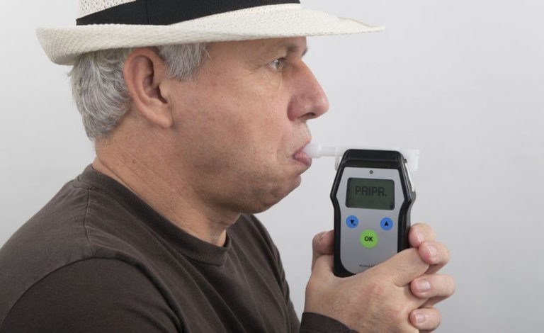 Control alcoholemia y análisis de sangre