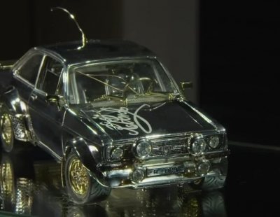 ¿Quieres este Ford Escort de oro, plata y diamantes?