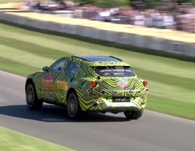 El futuro Aston Martin DBX se pasea por el Festival de la Velocidad de Goodwood